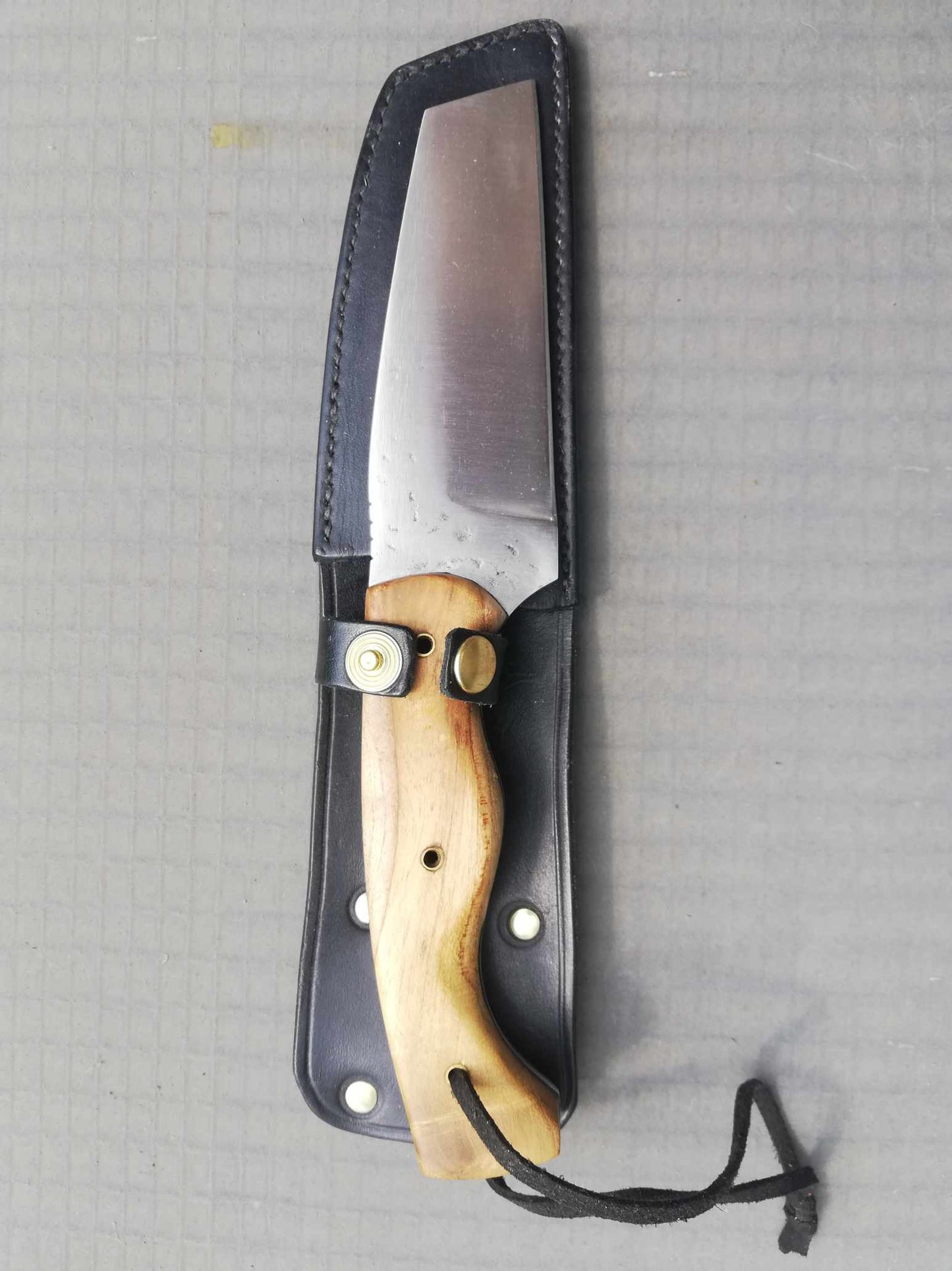 Couteau de camp