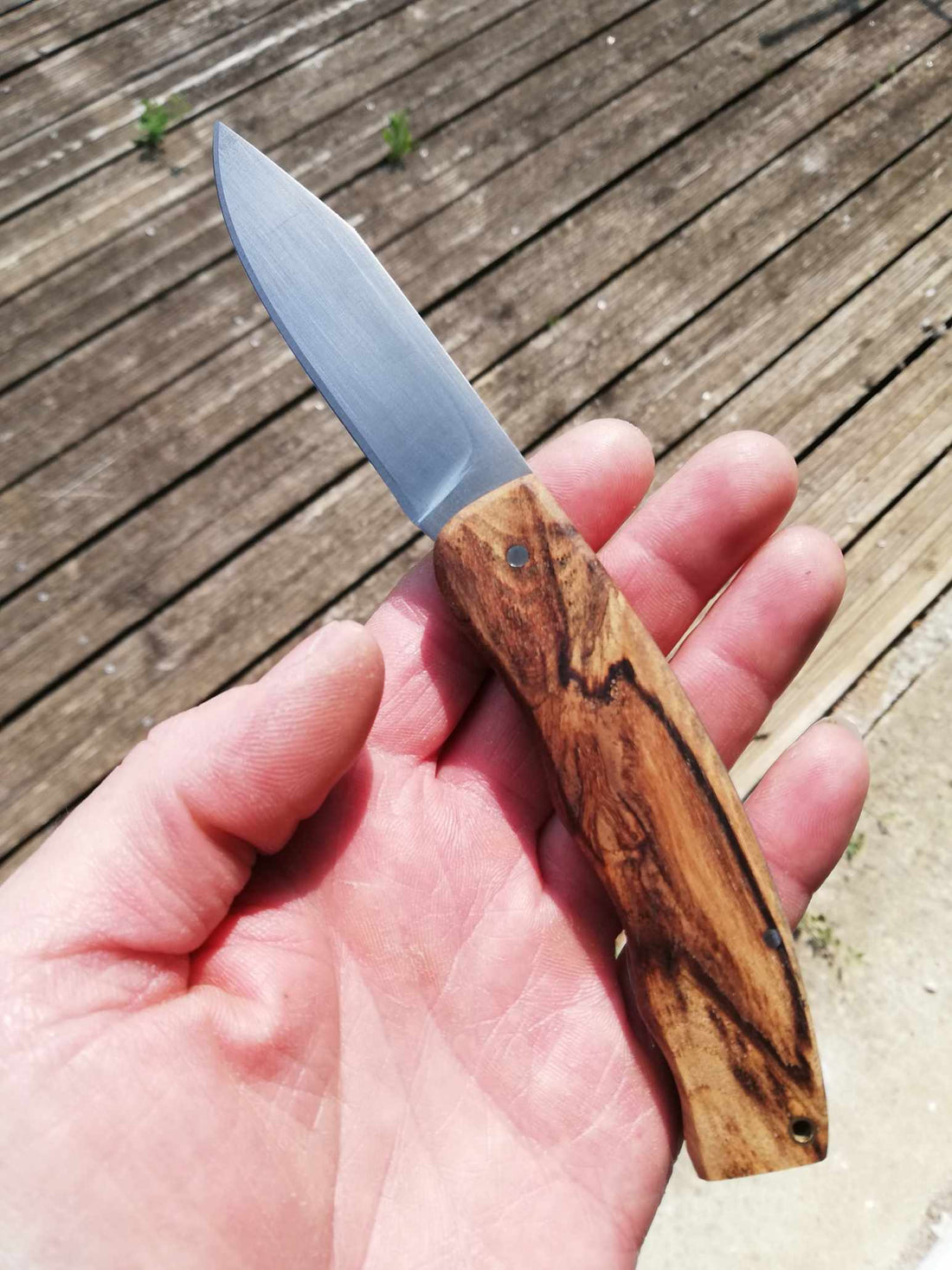 Choisir un couteau pliant adapté à vos activités de plein air