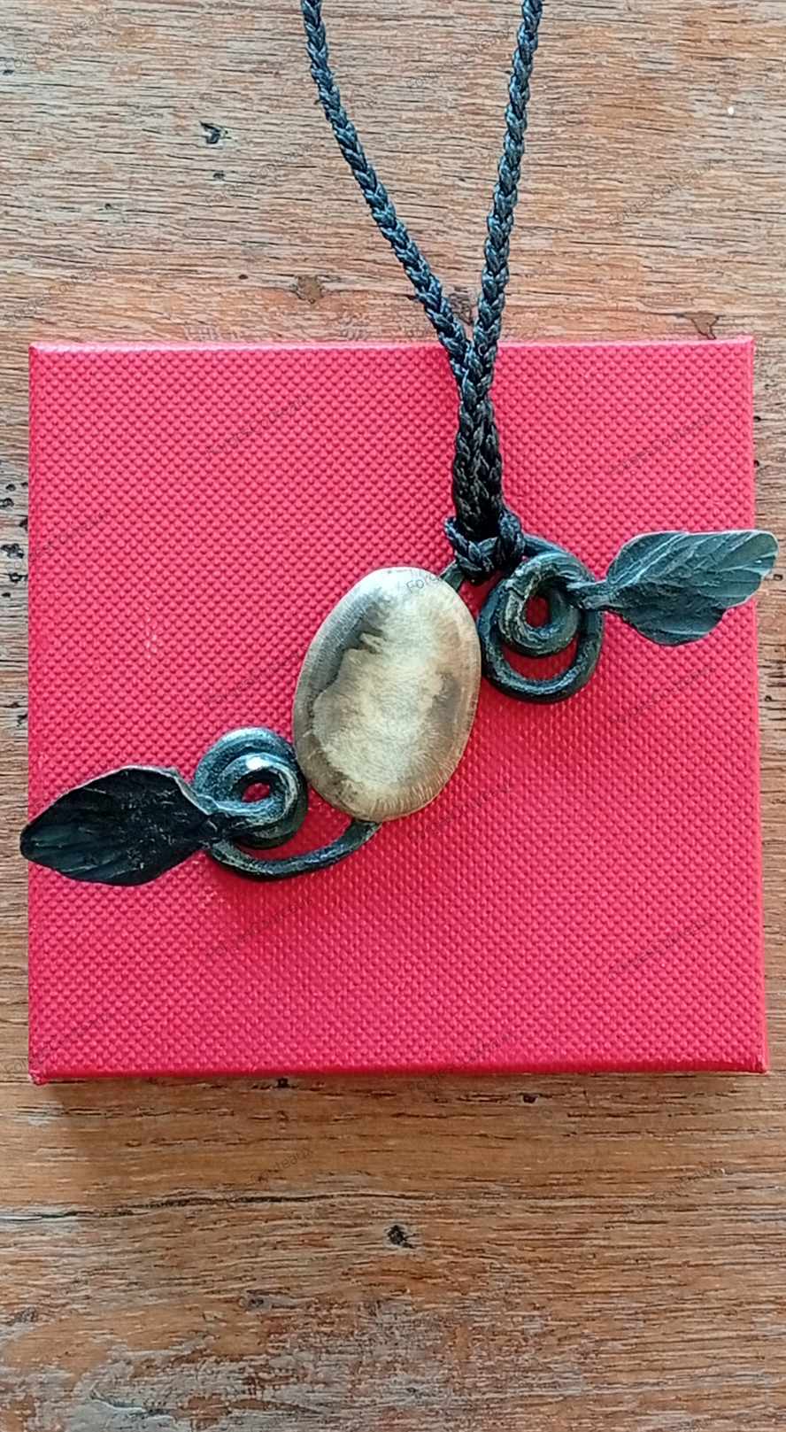 Pendentif artisanal forgé