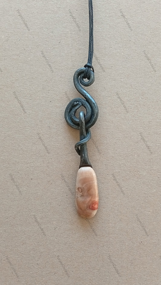 Pendentif artisanal forgé